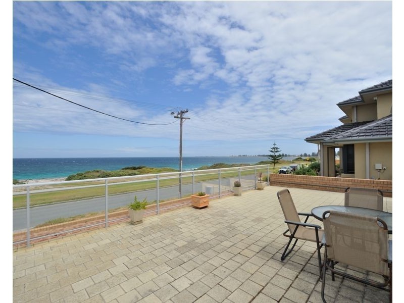 44 Warnbro Beach Road, Safety Bay WA 6169