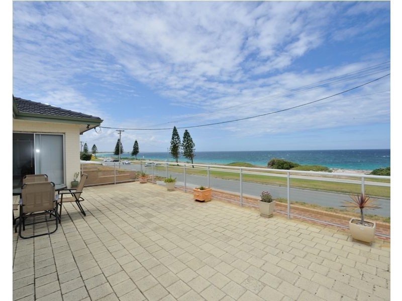 44 Warnbro Beach Road, Safety Bay WA 6169