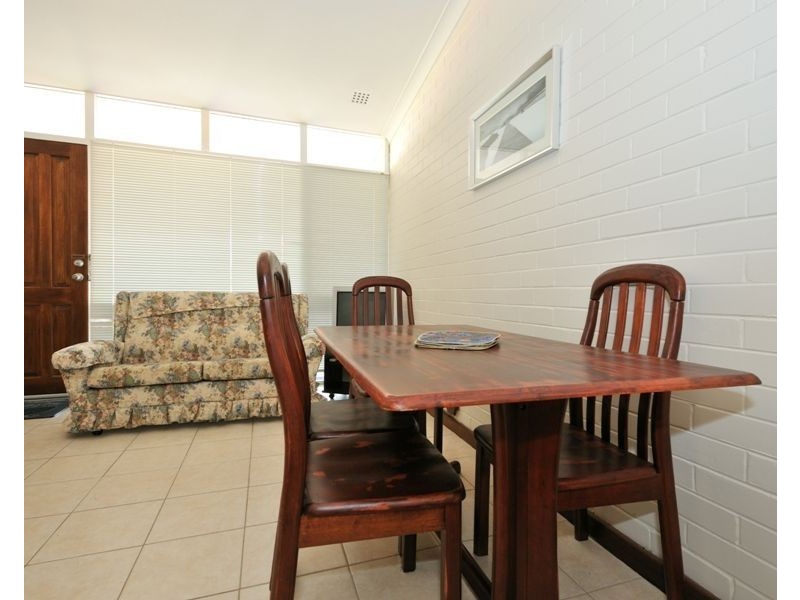 11/2 Wanliss Street, Rockingham WA 6168