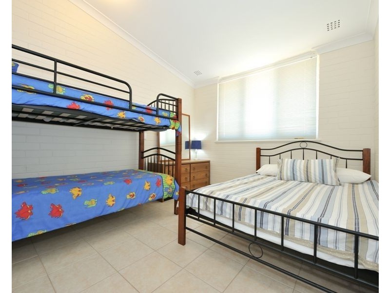11/2 Wanliss Street, Rockingham WA 6168