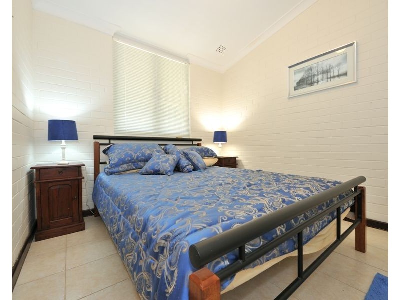 11/2 Wanliss Street, Rockingham WA 6168