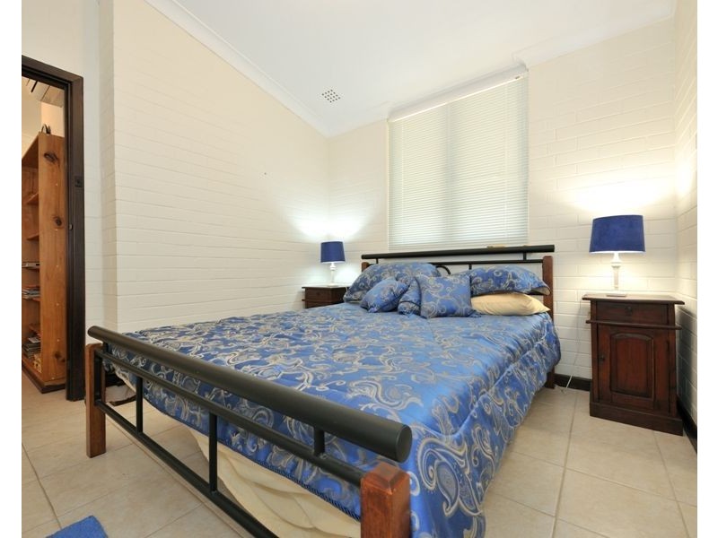 11/2 Wanliss Street, Rockingham WA 6168