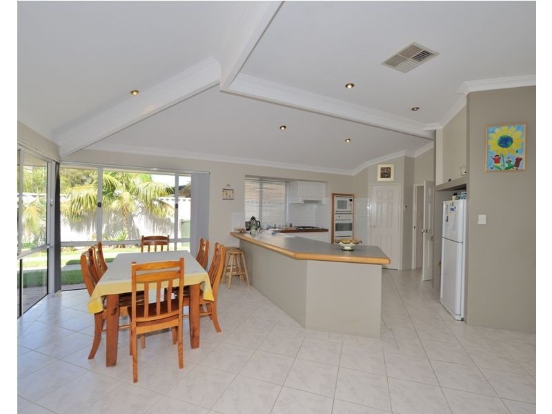 36 Lake Street, Rockingham WA 6168