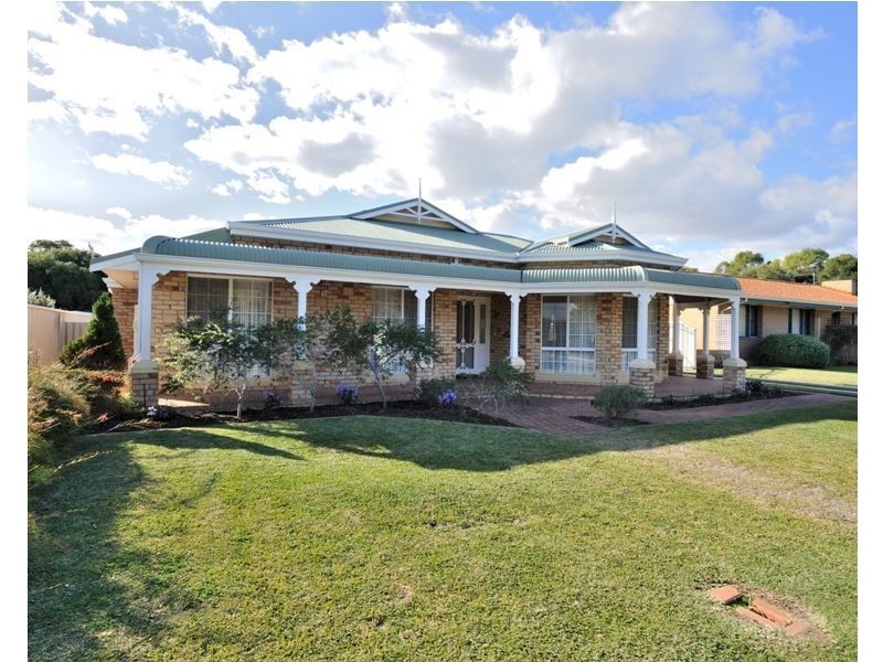 36 Lake Street, Rockingham WA 6168
