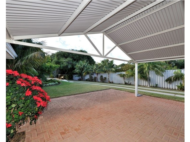 36 Lake Street, Rockingham WA 6168