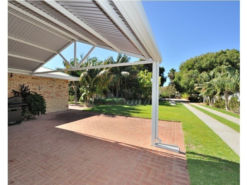 36 Lake Street, Rockingham WA 6168