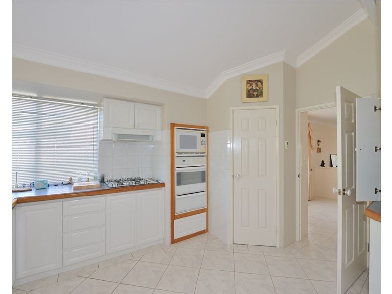 36 Lake Street, Rockingham WA 6168