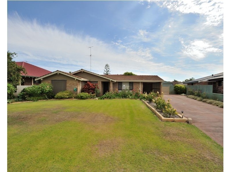 11 Compass Place, Waikiki WA 6169