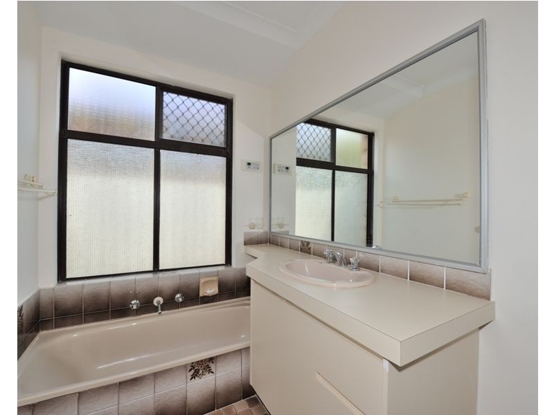 11 Compass Place, Waikiki WA 6169