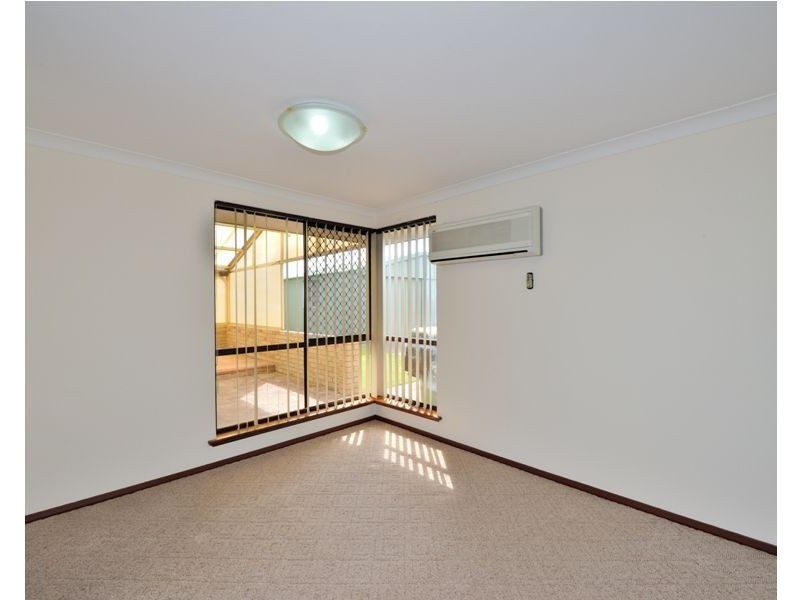 11 Compass Place, Waikiki WA 6169