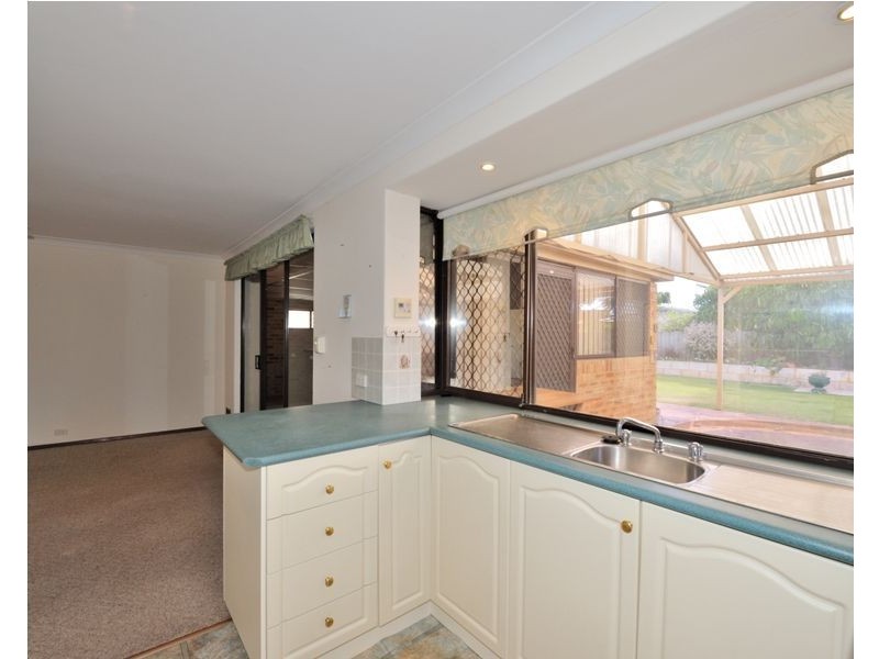 11 Compass Place, Waikiki WA 6169