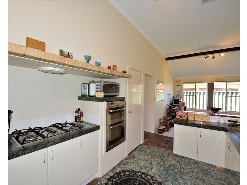 11 Toulon Gardens, Port Kennedy WA 6172