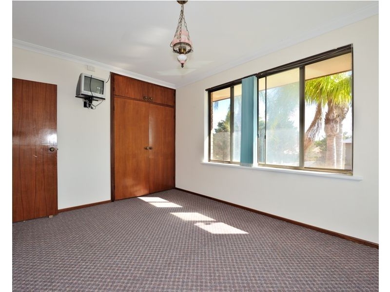 4 Grigo Close, Safety Bay WA 6169