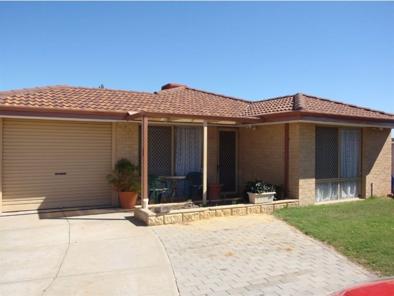 11 Redfin Close, Warnbro WA 6169