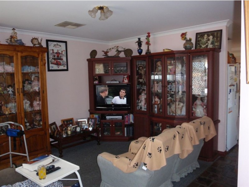 11 Redfin Close, Warnbro WA 6169