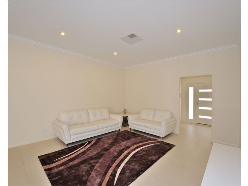 1/45 Harrison Street, Rockingham WA 6168