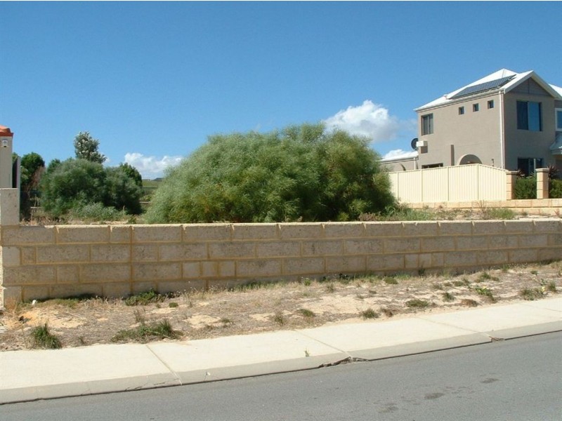 35 Bancoura Parkway, Secret Harbour WA 6173