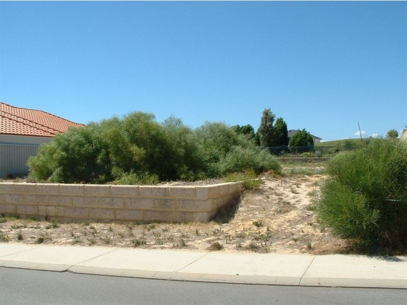 35 Bancoura Parkway, Secret Harbour WA 6173