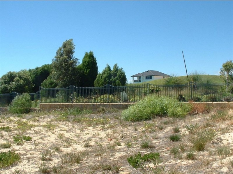 35 Bancoura Parkway, Secret Harbour WA 6173