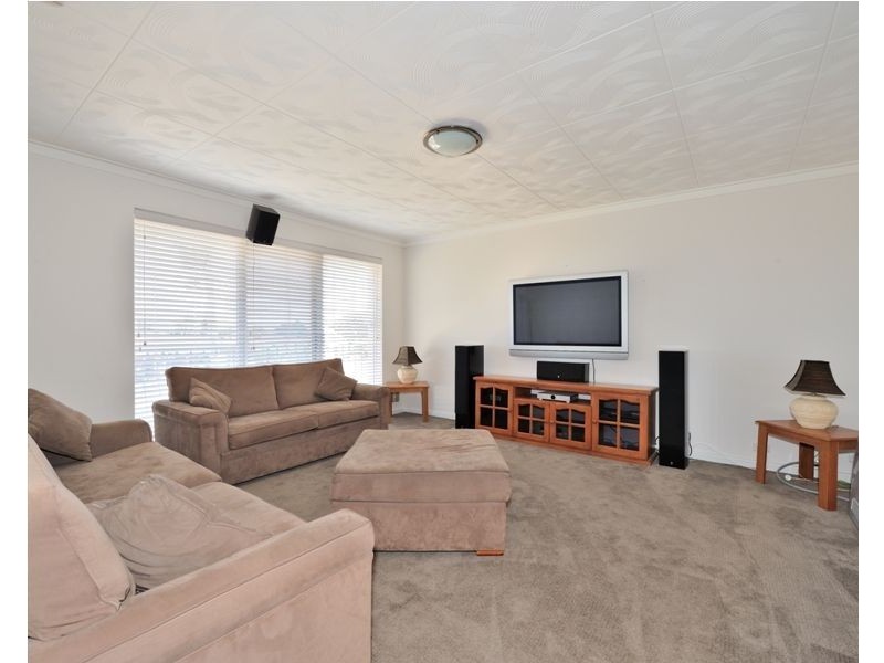 3 Seabrooke Avenue, Rockingham WA 6168