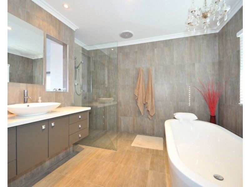 220A Arcadia Drive, Shoalwater WA 6169