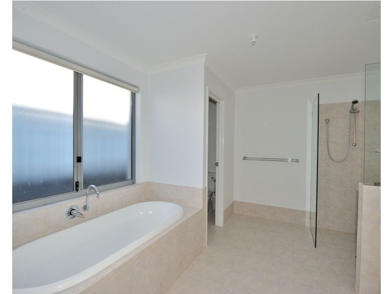 15 Roscoe Turn, Rockingham WA 6168