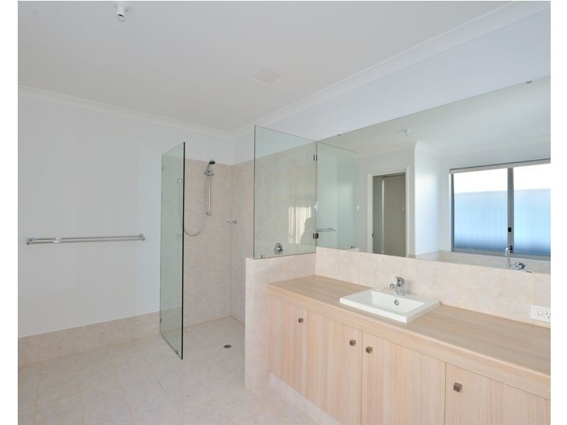 15 Roscoe Turn, Rockingham WA 6168