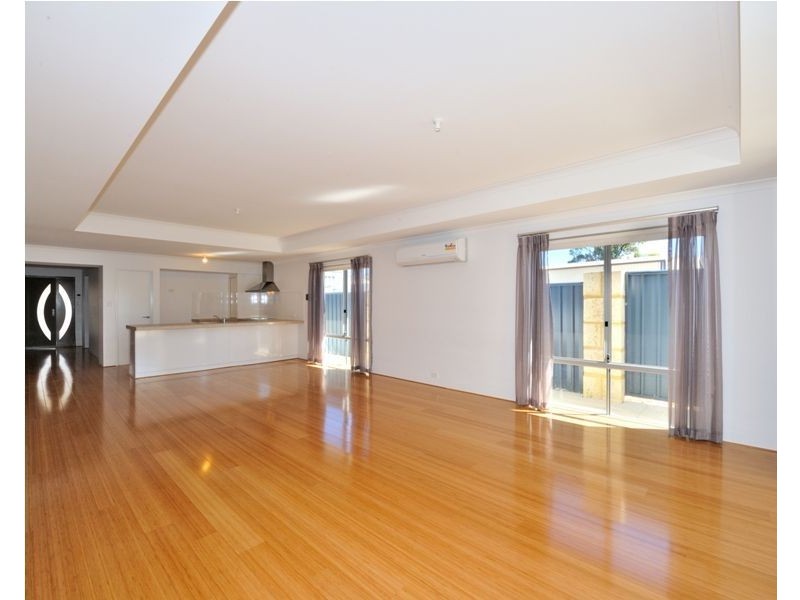 15 Roscoe Turn, Rockingham WA 6168