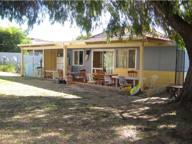 22 First Ave, Shoalwater WA 6169