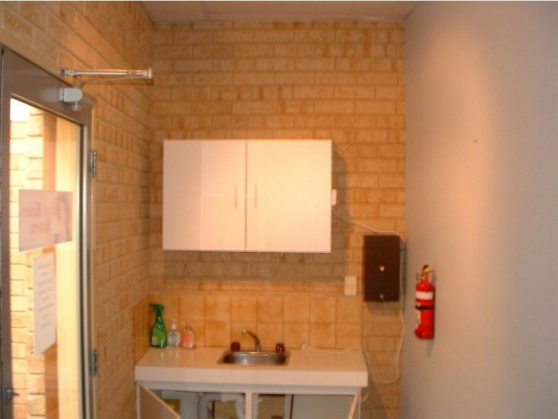 4/11 Robinson Road, Rockingham WA 6168