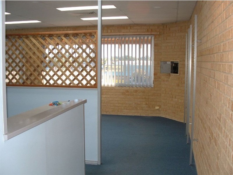 4/11 Robinson Road, Rockingham WA 6168