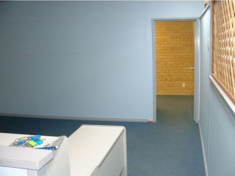 4/11 Robinson Road, Rockingham WA 6168