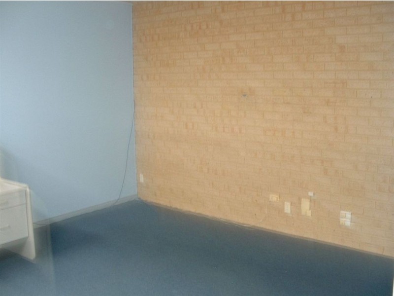 4/11 Robinson Road, Rockingham WA 6168