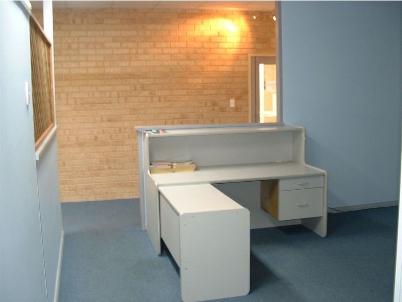 4/11 Robinson Road, Rockingham WA 6168