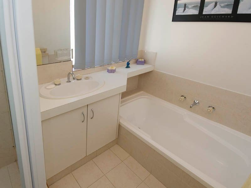 60 Argonaut Ave, Waikiki WA 6169