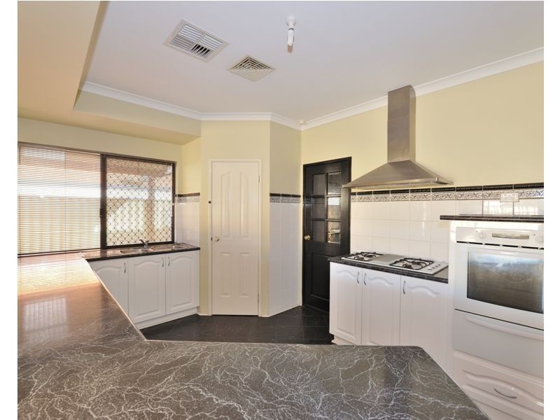 14 Alice Road, Port Kennedy WA 6172