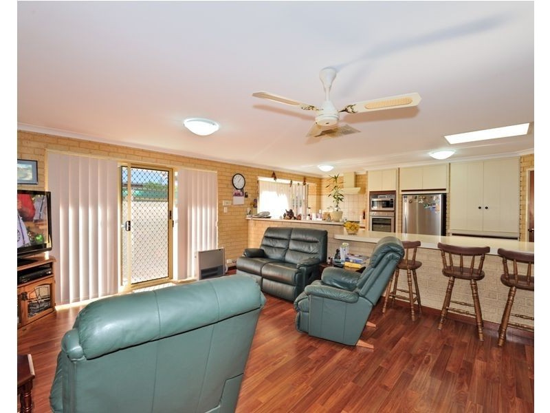 213 Safety Bay Road, Safety Bay WA 6169