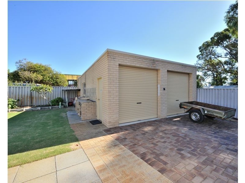 213 Safety Bay Road, Safety Bay WA 6169