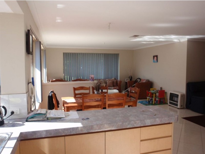 5 Gandesa Green, Port Kennedy WA 6172