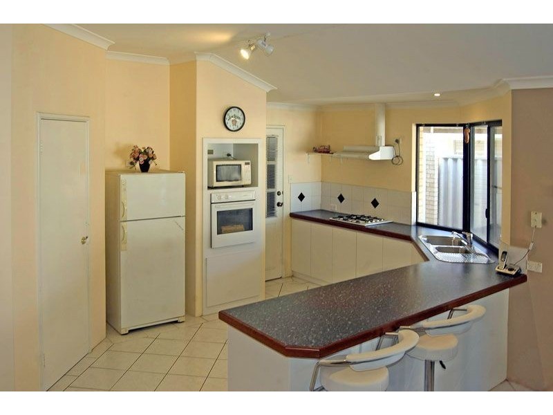 5 Morlaix Mews, Port Kennedy WA 6172