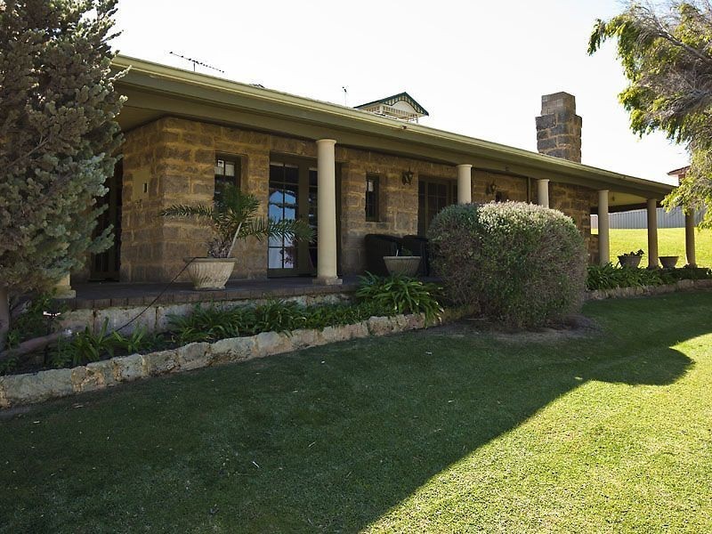 196 Arcadia Drive, Shoalwater WA 6169