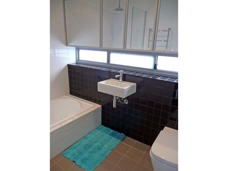 5b Sloan Street, Rockingham WA 6168