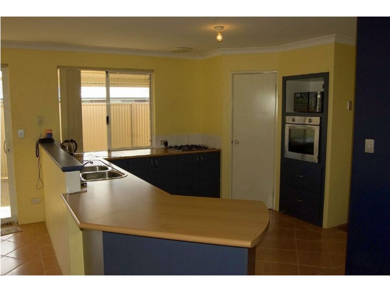 16 Sellafield Bend, Waikiki WA 6169