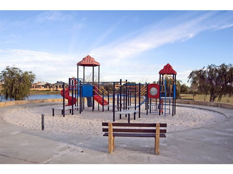 16 Sellafield Bend, Waikiki WA 6169