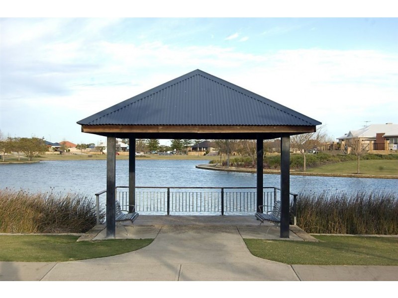 16 Sellafield Bend, Waikiki WA 6169