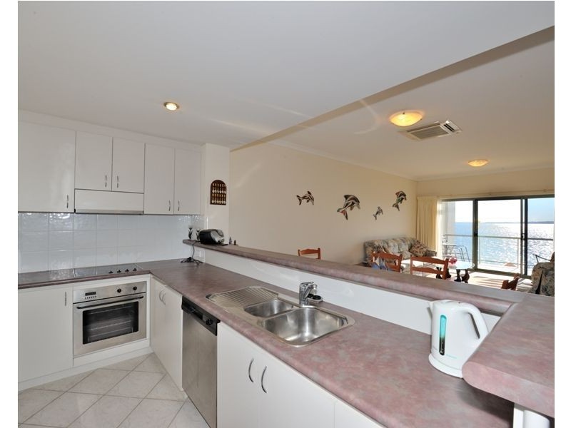 14/5-7 Railway Terrace, Rockingham WA 6168