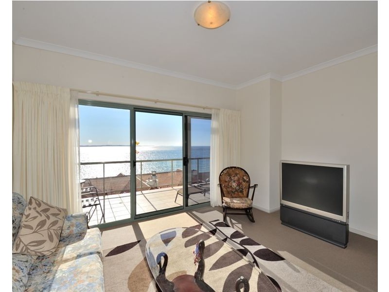 14/5-7 Railway Terrace, Rockingham WA 6168