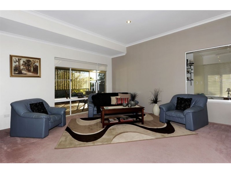 5 Rosebay Gardens, Singleton WA 6175