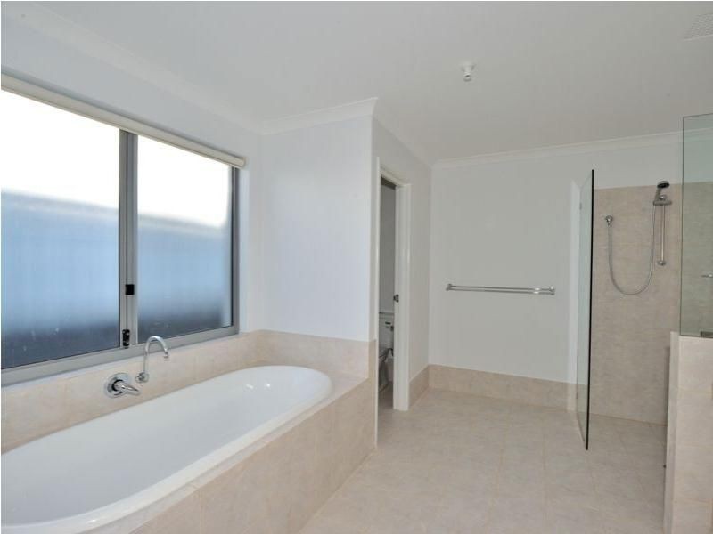 15 Roscoe Turn, Rockingham WA 6168