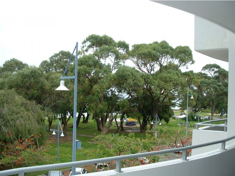 15/17 Rockingham Beach Road, Rockingham WA 6168